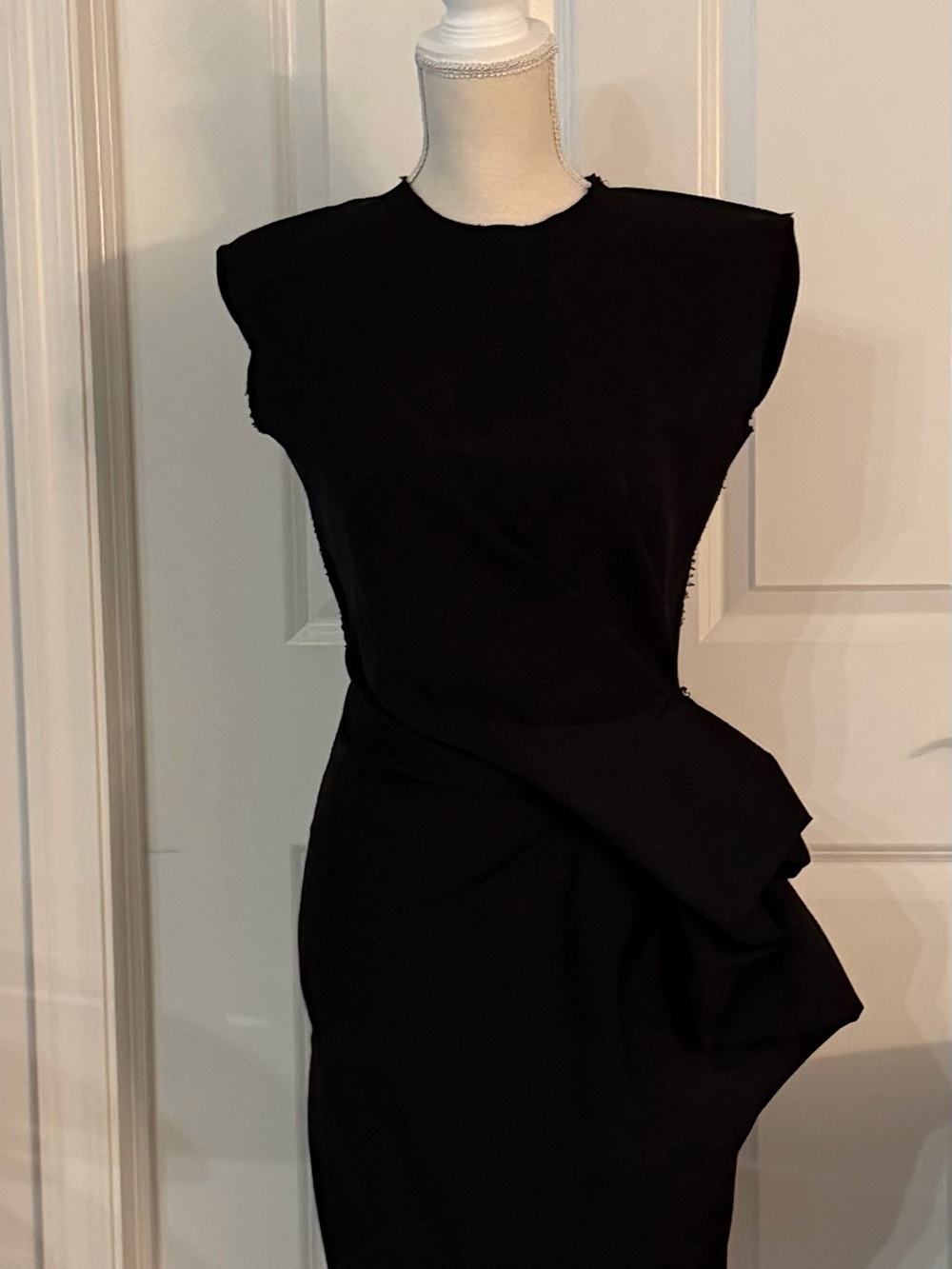 LANVIN RIVER 2009 BLACK FRONT DRAPED DRESS - FR 36 - Picture 3 of 11
